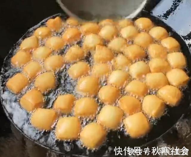 奶香小馒头,外脆里嫩,蓬松喧软,好吃不腻,比油条香