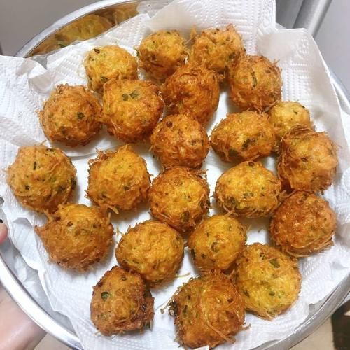 营养又美味的炸素丸子，粉丝与胡萝卜的新吃法，新奇搭配，味道绝美