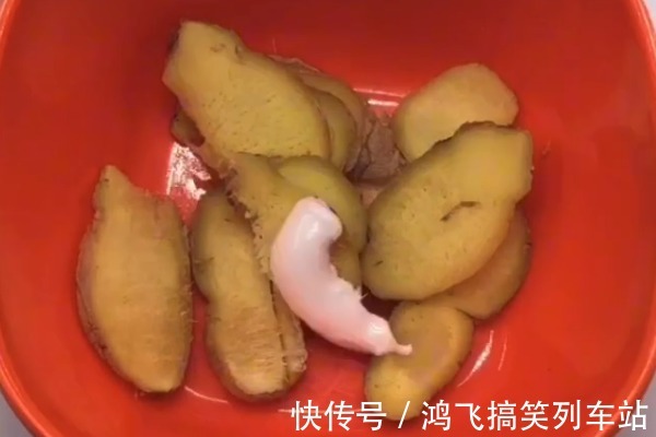 把牙膏挤在生姜上,作用真是太厉害了,解决很多男人女人的大烦恼