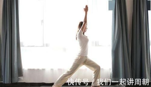 三胞胎|生完三胞胎后肚子却收不回去,国外宝妈的晒照,诠释伟大母爱