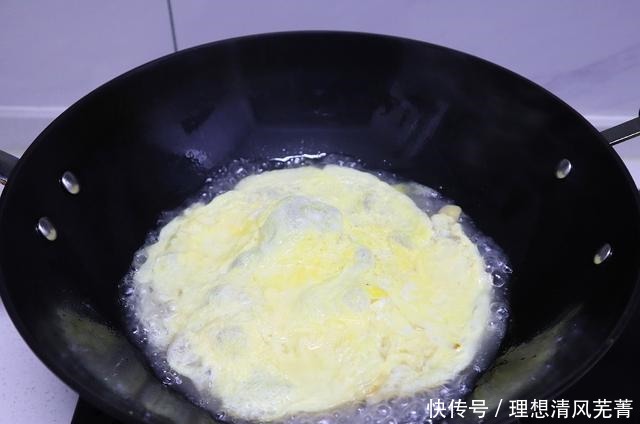 天冷后,我家就爱吃这菜,热气腾腾端上桌,吃完全身暖和和的