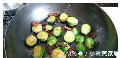 培根|煎鱼时,直接下油锅是不对的,掌握这个技巧,鱼皮不破、鱼肉不散