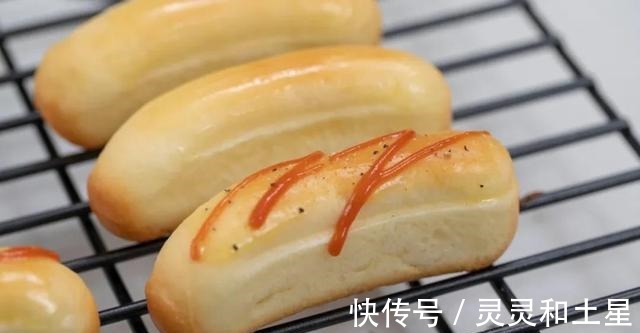 低筋面粉|夏天做面包,2个动作10分钟揉出手套膜,面包松软蓬松一次就成功!