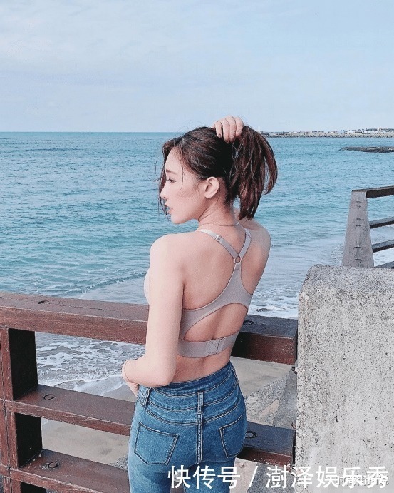 皮袄|这么热的天气，穿件牛仔“皮袄”去海边是什么体验？