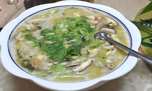 便饭|公司效益好,老板请员工吃便饭,7菜2汤2主食,有你喜欢吃的吗