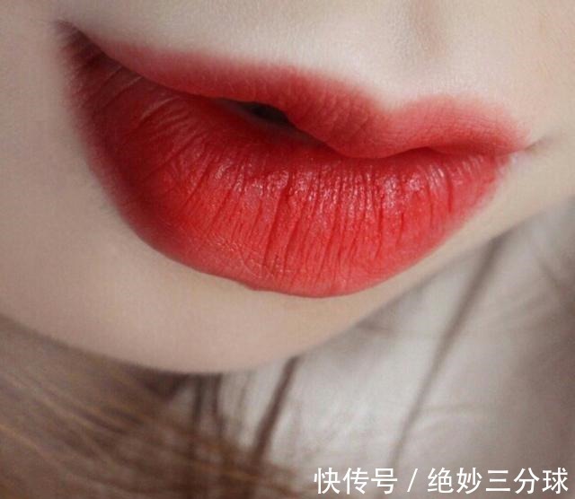 涂抹 涂口红有这几点,真的很掉价!大牌热门色也没用,显黑又劣质!