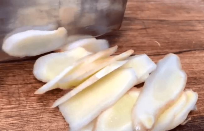 入伏|入伏后,遇到此物我必买5斤,每天早上吃几片,整个夏天都有劲儿