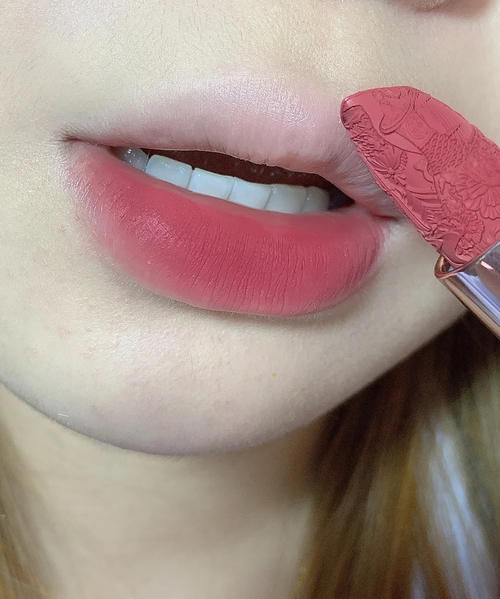 4月里的樱花粉,涂在嘴上也太嫩妹了吧