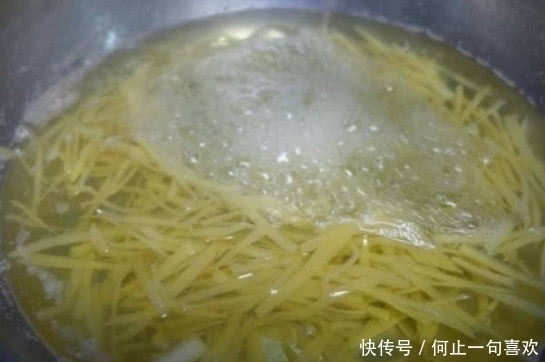 无论咳嗽多厉害,只需煮个“它”,坚持喝三天,润肺止咳还化痰