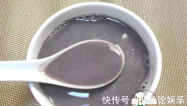 豆浆|白头发最怕这黑色食材，一碗成本几块钱，常喝气色好，白发变少了