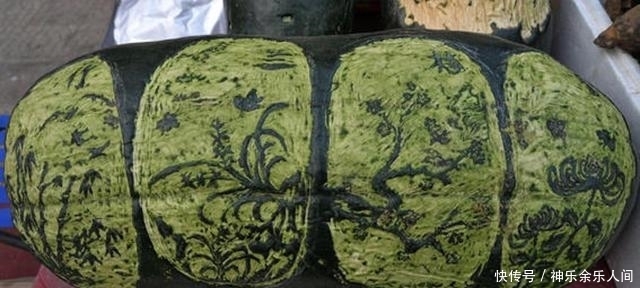 40岁卖菜大叔,在冬瓜上刻"美猴王"走红,被卖菜所耽误的画家