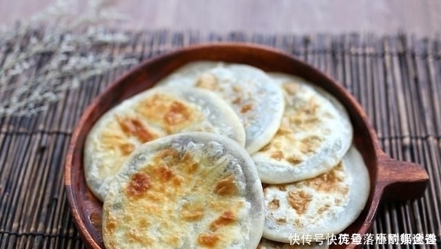 老公做了早餐鸡蛋饼,这么美味的小饼,天天都吃不腻