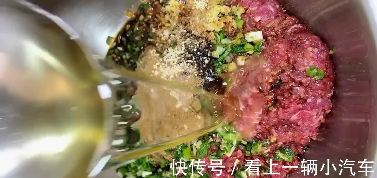厨师教你做豆角猪肉馅包子,过程详细通俗易懂,松软香甜皮薄馅大