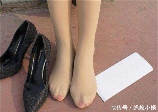 轻奢|尖头高跟鞋甜美与轻奢兼具,宣扬着高调的姿态