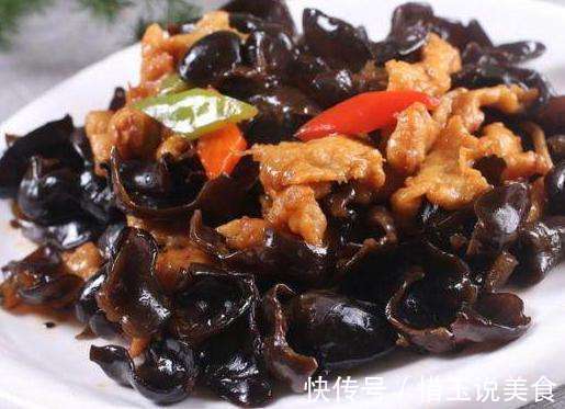 泡木耳,只会用水泡就错了!多加2个料,木耳泡发快,还更干净