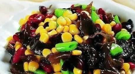 玉米和此物一起吃，血管通畅，肠胃干净，皮肤红润越来越年轻