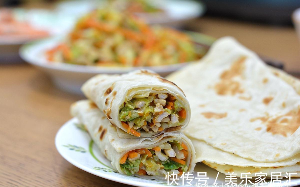 2分钟出锅的烙薄饼,又软又香卷着吃,用凉水还是热水揉面不挑剔