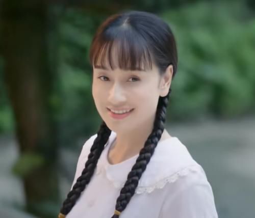 火红年华|刚开播1集，收视率就破1！央视又抓到“王炸”了