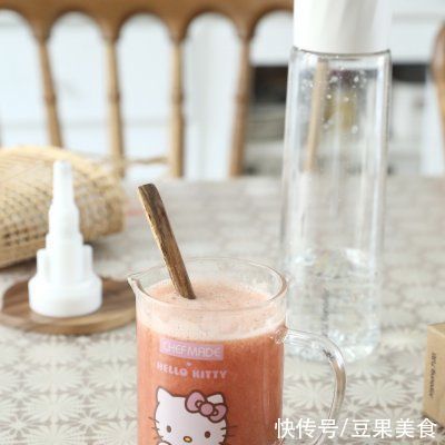 孩子|孩子自己也能制作的网红饮料，番茄气泡水