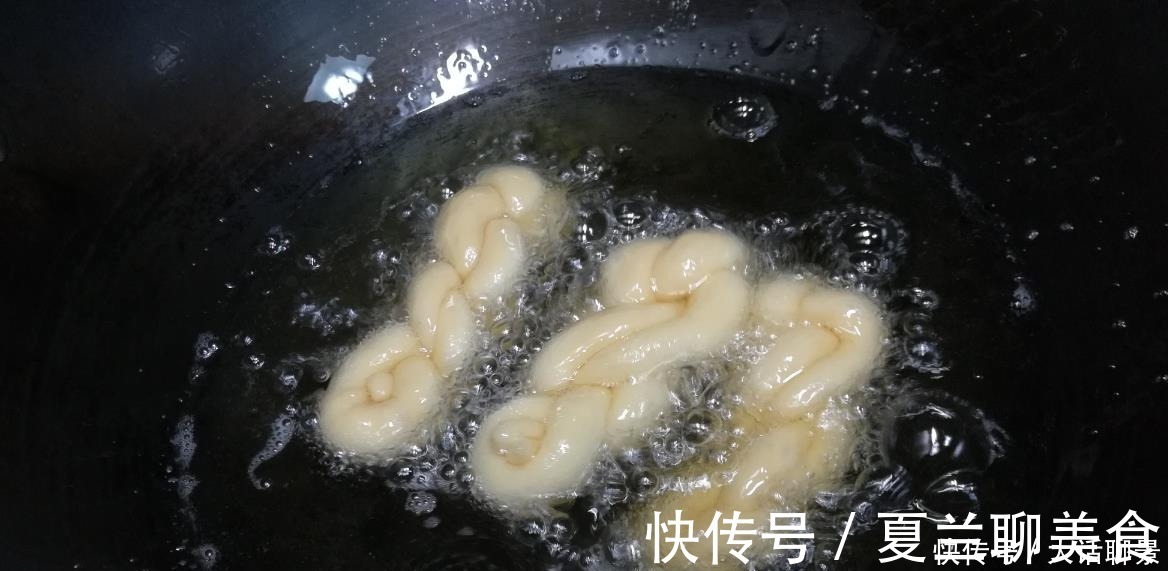 蜂蜜牛奶麻花 有这配方在家也可以轻松做出外酥里软的蜂蜜麻花了
