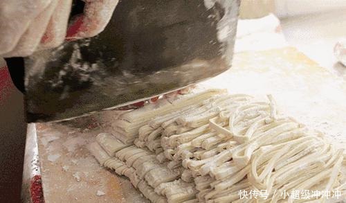 岐山臊子面百年传承,一碗只吃面不喝汤的面