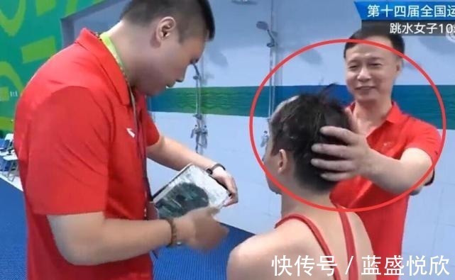 银牌|慈爱!全红婵与管晨辰合影,谁注意何教练真是当爹又当妈啊!
