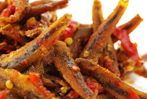 干辣椒|1元1包的香辣小鱼干,原来是这样做的,教你自己做,健康又美味