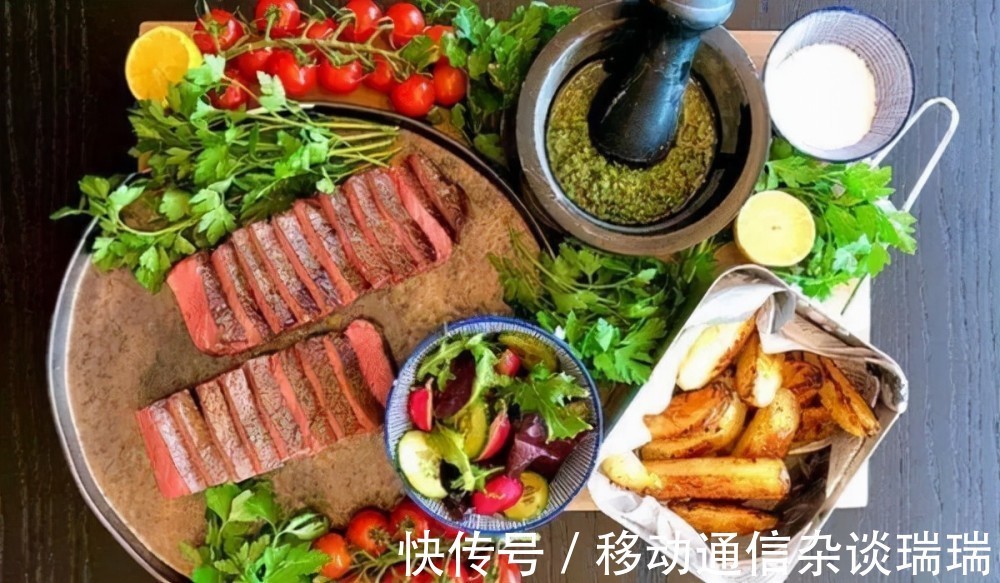 球场|34岁梅西36岁C罗还在绝代双骄！饮食大于天 健康管理不可少