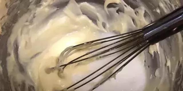 蛋糕这样做,简单又好吃,10分钟超快手,搅一搅,烤熟就能吃