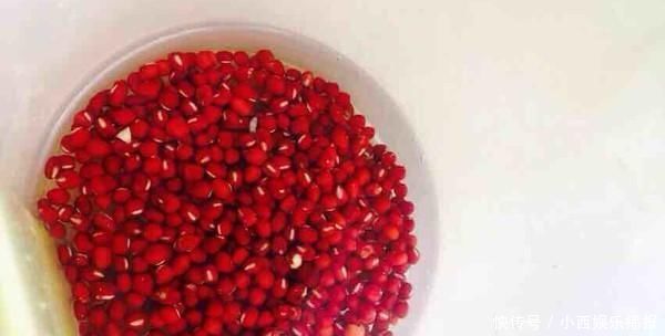 红糖片|红豆和它一起煮，皱纹消失了，子宫变干净了，头发也乌黑亮丽了