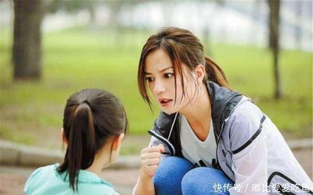 宝宝|吃饭时奶奶突然摘掉假发,下一秒宝宝的反应,真是看一次笑一次