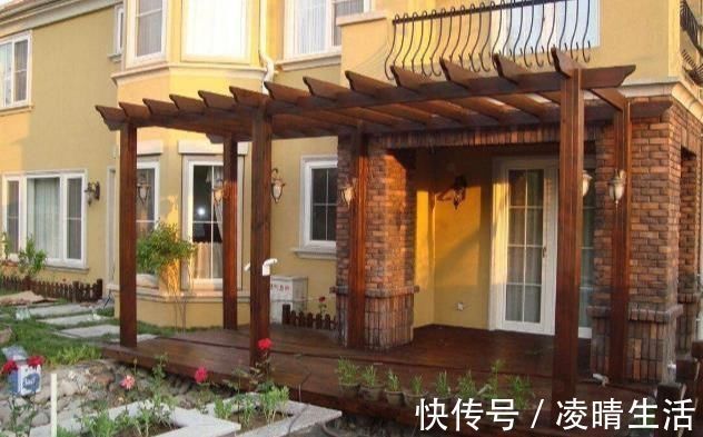 瓷砖|越来越多人不在阳台铺瓷砖了,都用它来代替,好看耐用又省钱