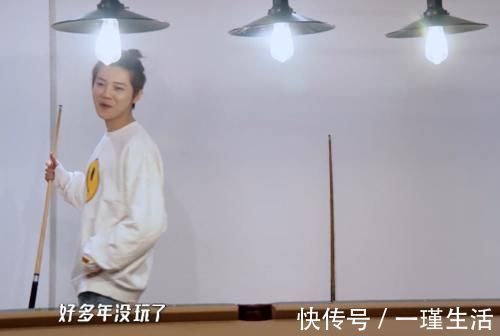 邓超|鹿晗打台球接连失误,找借口却被当场打脸,接下来的举动引热议