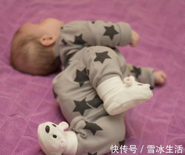 李女士|6个月是宝宝成长分水岭,宝妈要牢记5个关键点,孩子发育快人一步