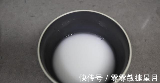 香辣蛤蜊豆腐羹营养丰富,香辣鲜美,色香味俱全!