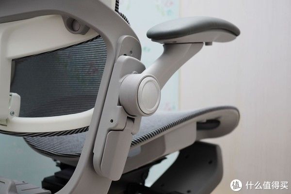 坐垫|品质生活 篇六十六：从网易严选人体工学椅3.0 VS 2.0，看人体工学椅怎么选？