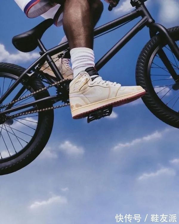 鞋款|YEEZY跌破原价，冰蓝、满天星疯狂复刻，地区限定变成炒冷饭？
