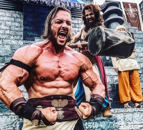 锻炼|男子身高接近2米, 锻炼出一身健美肌肉, 也因此实现了梦想!