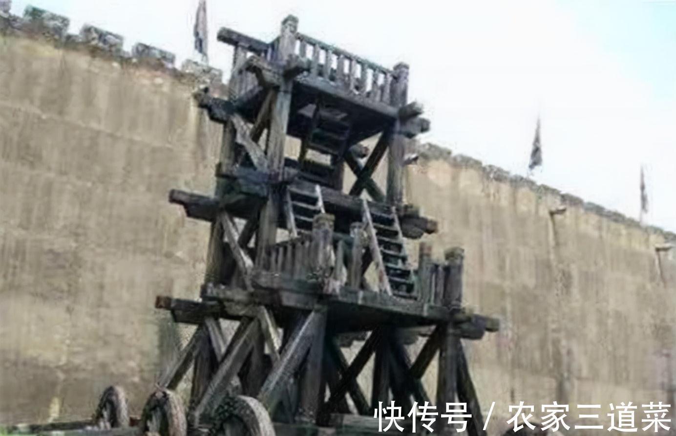 守方$守城士兵为何不直接推倒梯子,却费力用石头砸?士兵:谁推谁傻