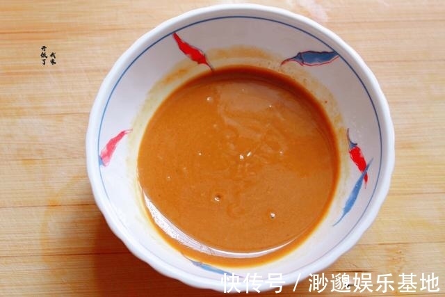 芝麻酱|酥到掉渣的烧饼,平底锅就能做,每次一斤面,咸香酥脆,出锅必光