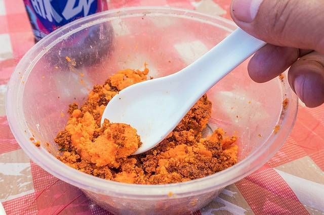 夫妻俩|夫妻俩大集上卖羊肉汤,20元一碗,老乡们每天吃掉8只羊