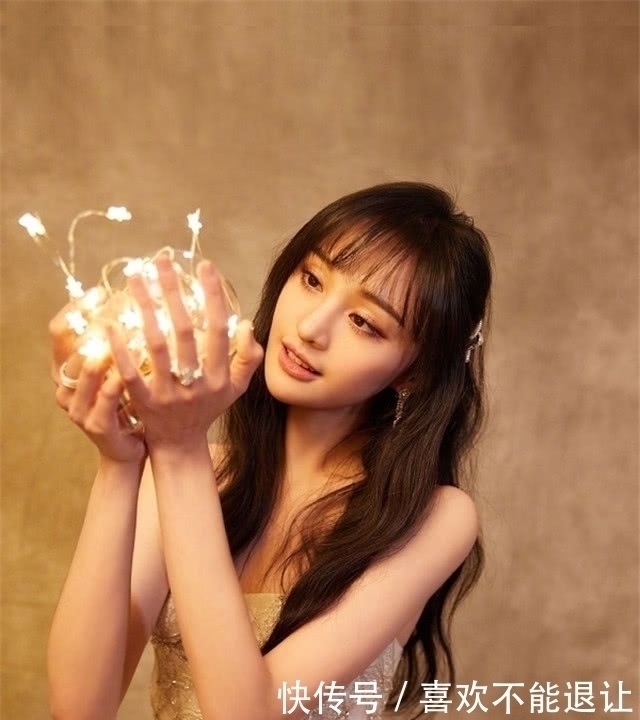 卷发|“渣女烫”早就过时了,今年巨乖的4种“发型”,8成女生都适合