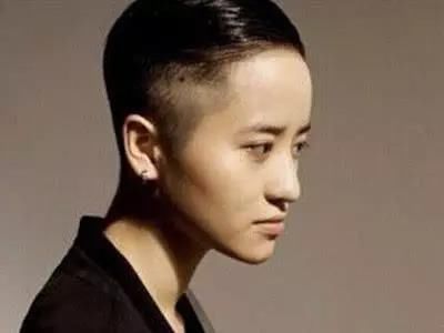 发型|让男生反感的4种发型,黑长直上榜,最后一款女生都嫌弃!