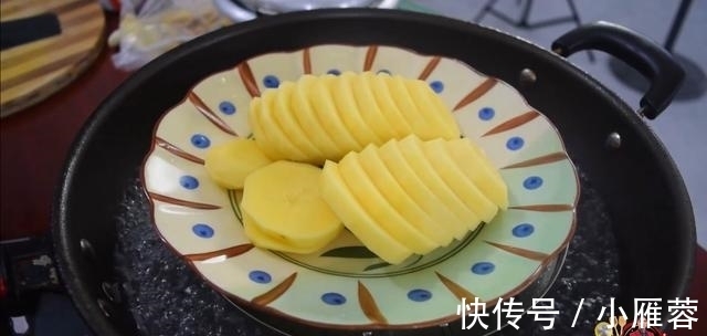 面糊|土豆煎饼最好吃的做法,简单美味又馋人,看看你喜欢吃不?