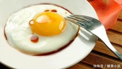  心肌梗死|为什么心梗患者越来越多？提醒：2种食物容易伤害心脏，务必少吃