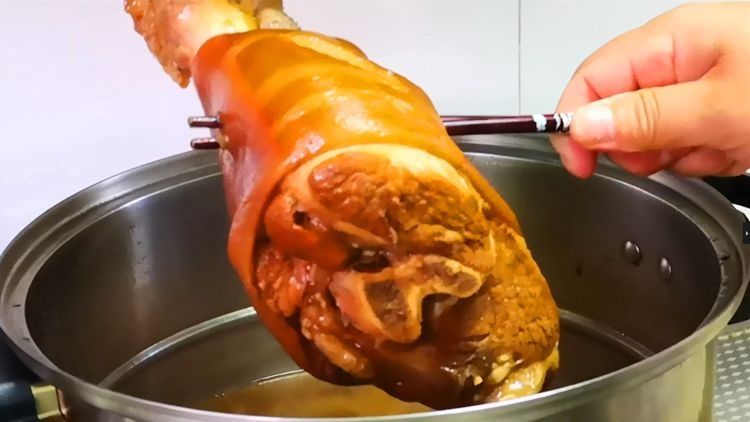 终于找到肘子最好吃做法，香浓软烂，好吃不腻，一个肘子不够吃