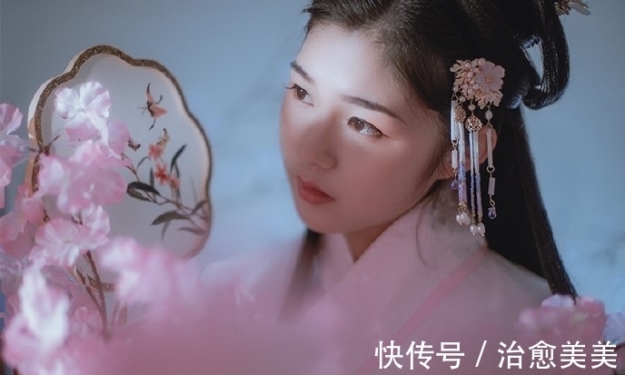 愁苦$李清照的两首《浣溪沙》,总有一首会勾起你青春的记忆