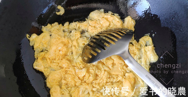 秋天吃饺子，用此3样搭配做馅，一咬满嘴汁太鲜了！比肉馅更过瘾！