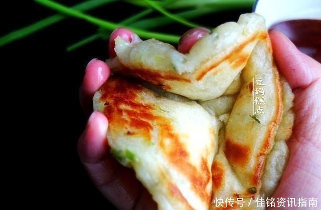 手不沾面,教你做葱花饼,早起5分钟搞定,越放越香软