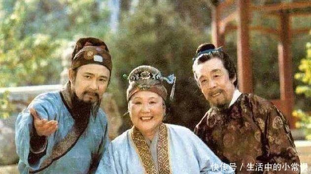 贤德妃|贾元春加封贤德妃后,薛宝钗恼羞成怒,一语双关嘲讽贾宝玉和贾府